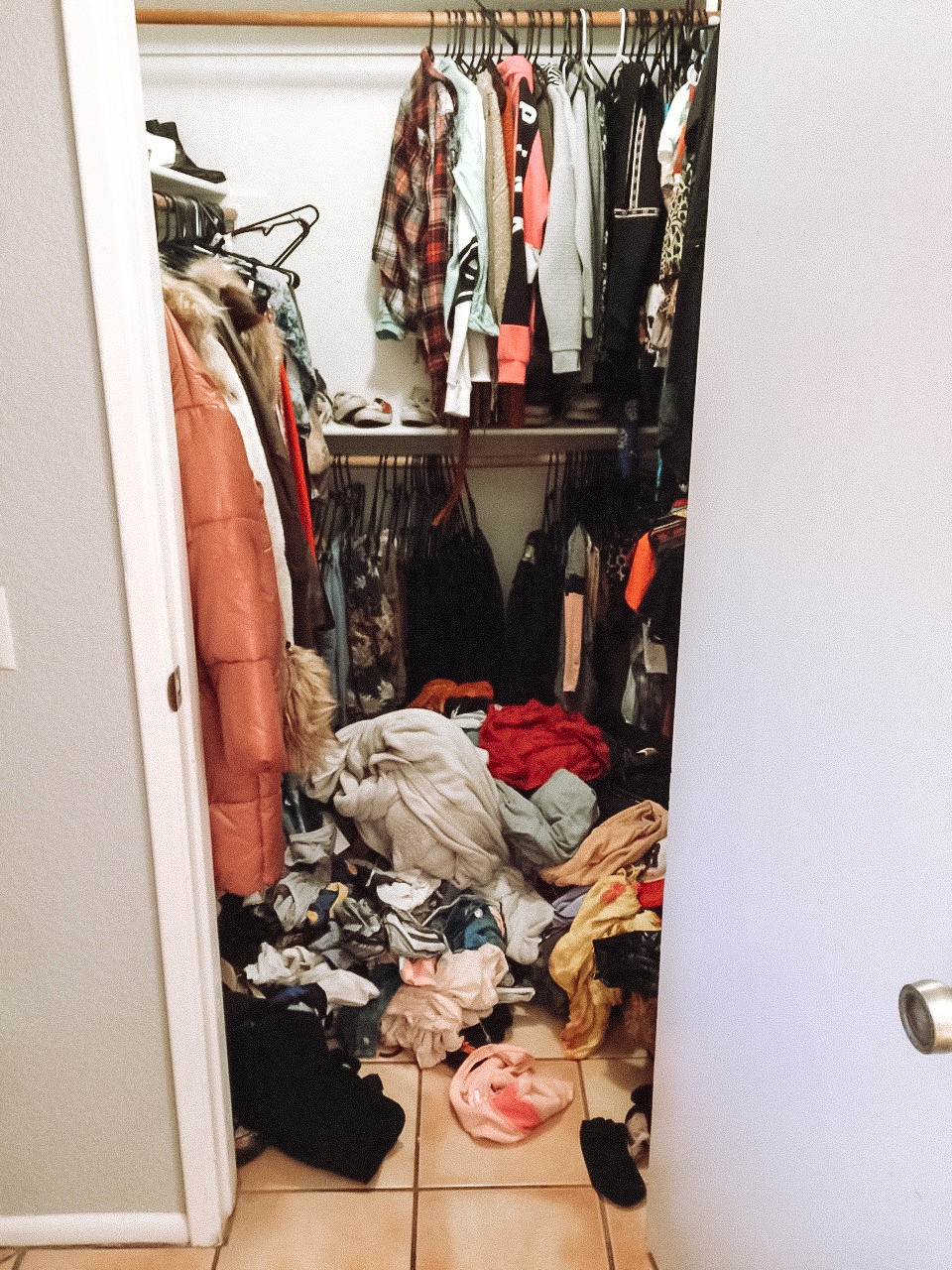 Example of Smart Move Cleaning organizing service before the organization